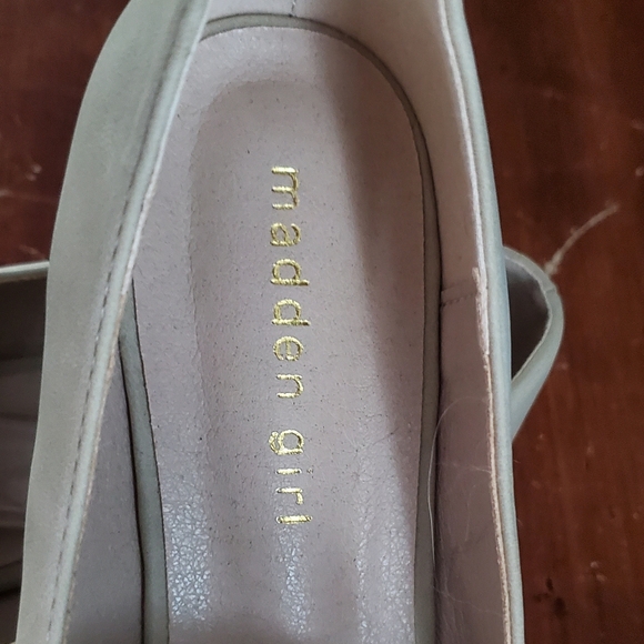 Suede Flats with Chain - Picture 3 of 3